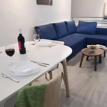 Luxury Near Niguarda Graziano39 ミラノ